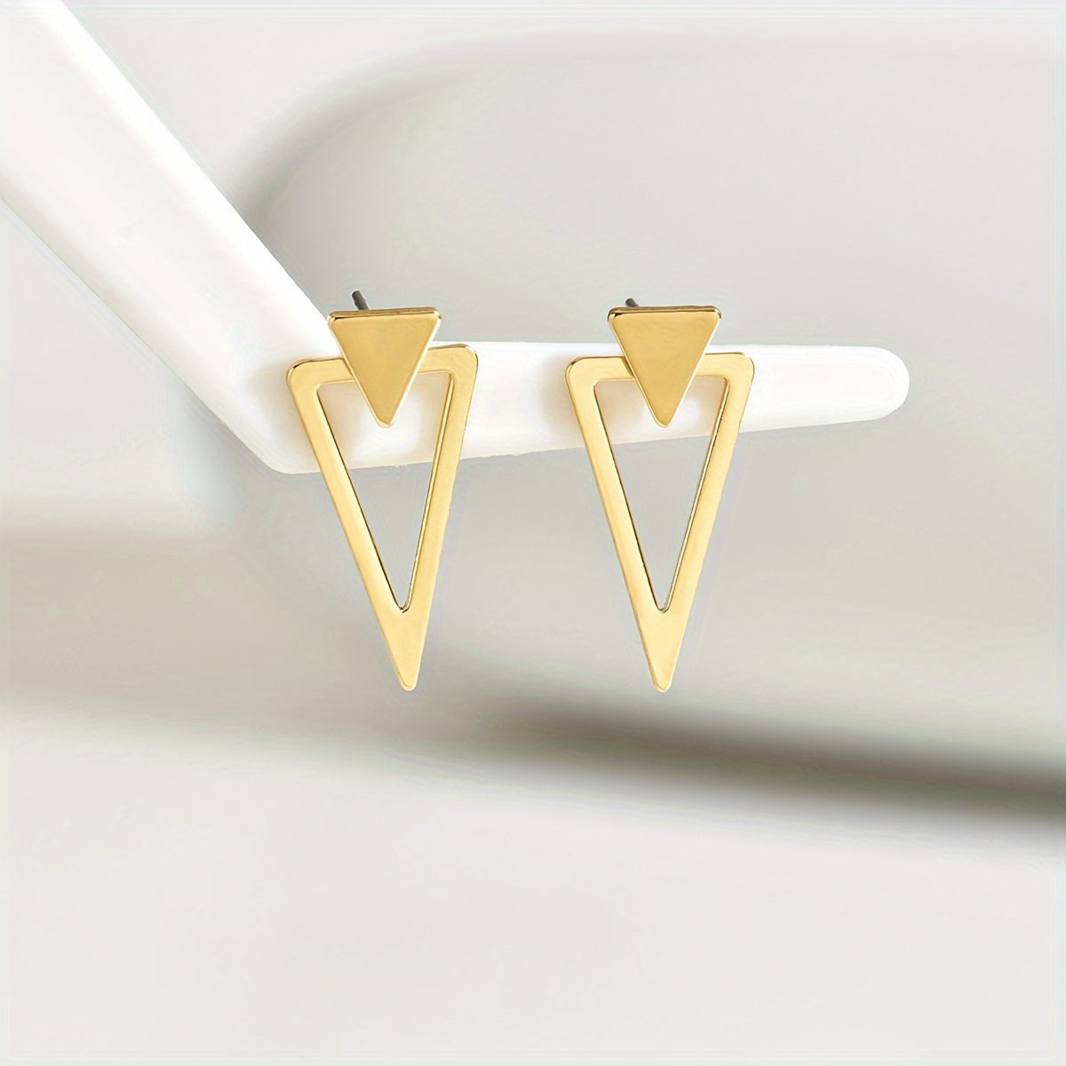 Quinn™ – Triangle Earring