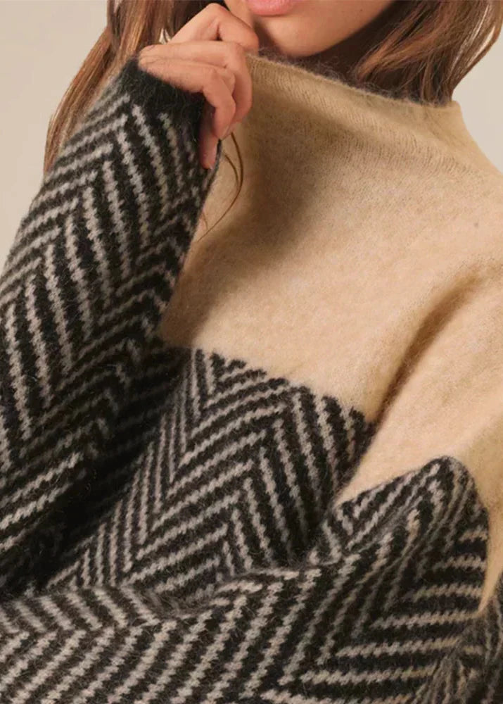 Quinn™ – Daisy - Elegant Sweater