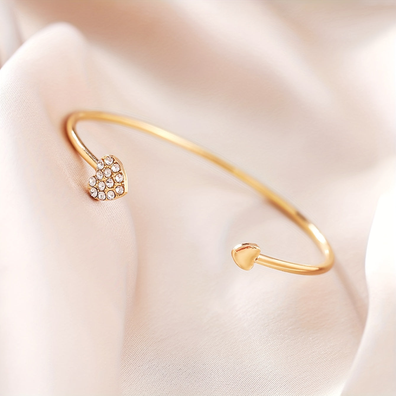 Quinn™ – Cuff Bracelet