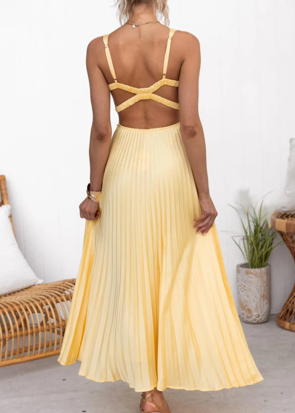 Quinn™ – Mabel - V-neck Pleated Maxi Dress